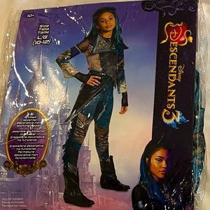 Descendants 3 Uma costume